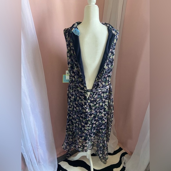 Cece Midi Asymmetrical Sleevelessā Mock Neck Floral Print Dress Lettuce Trim - Picture 8 of 15